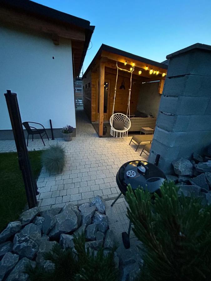 Familyfithouse Lägenhet Bystrice  Exteriör bild